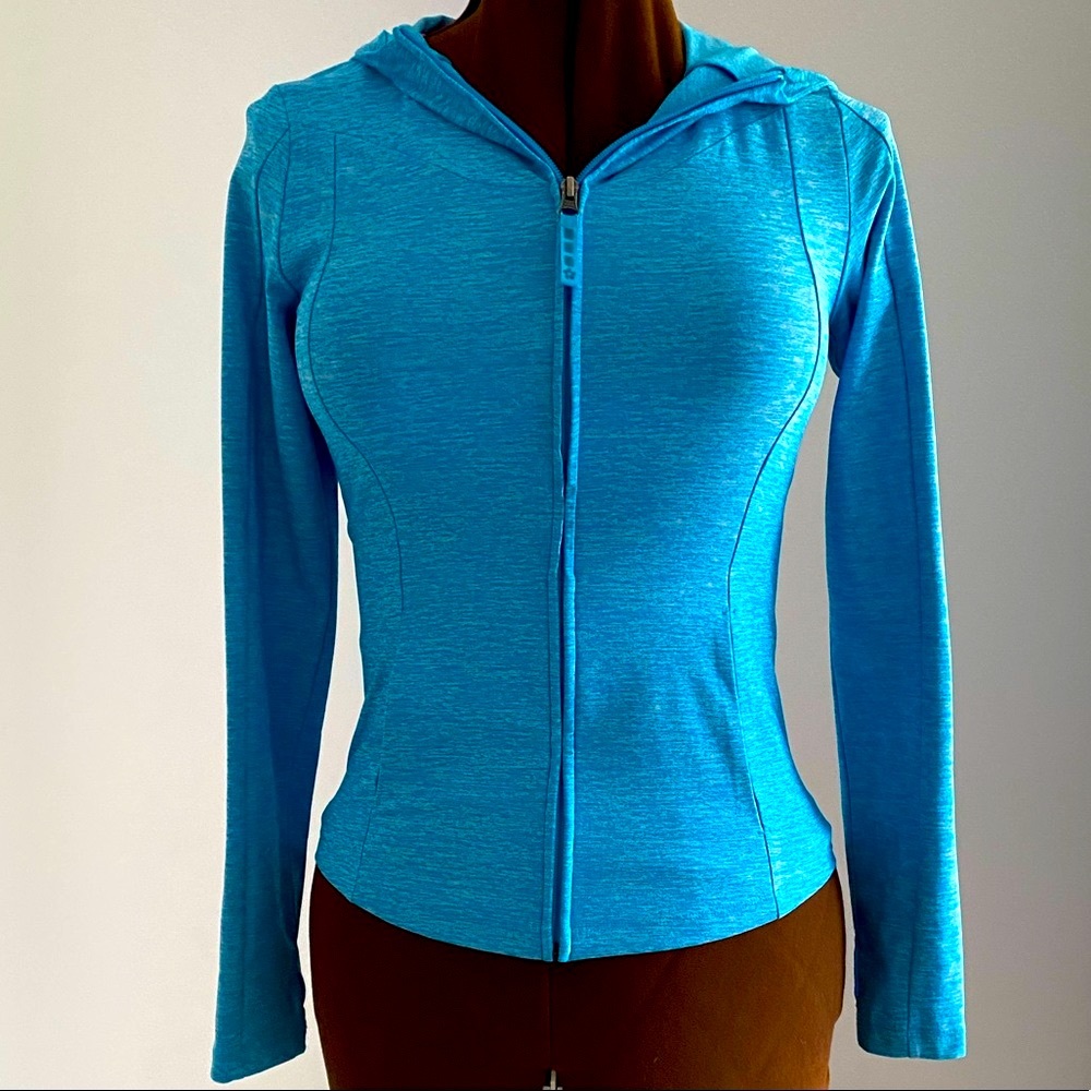 🌸TUFF ATHLETICS🌸activewear blue zipper hoodie with finger holes .Size small.